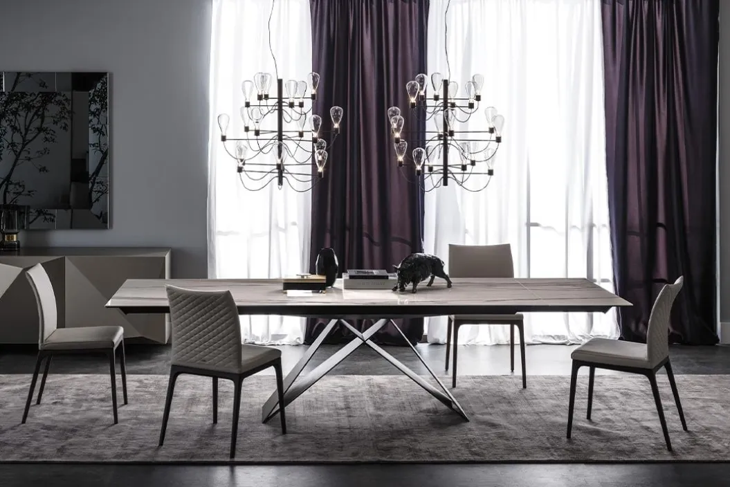 ARCADIA COUTURE Stuhl