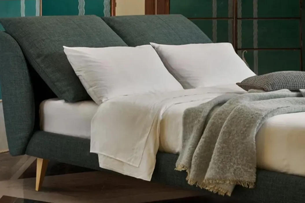HELMUT Bett