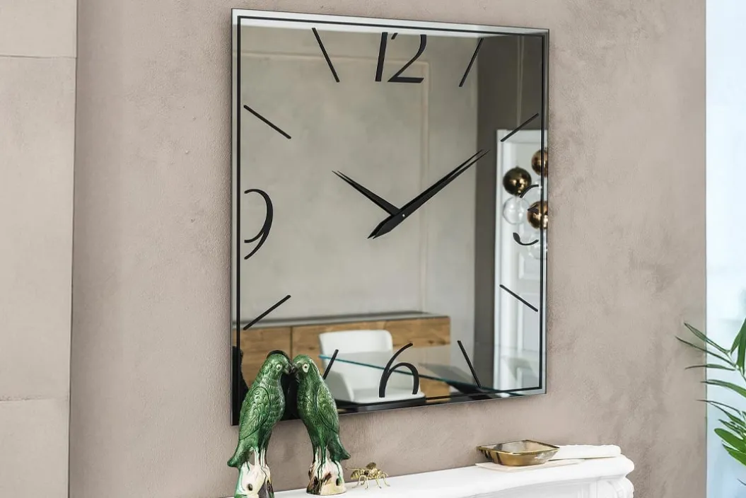 MOMENT Spiegel mit Uhr