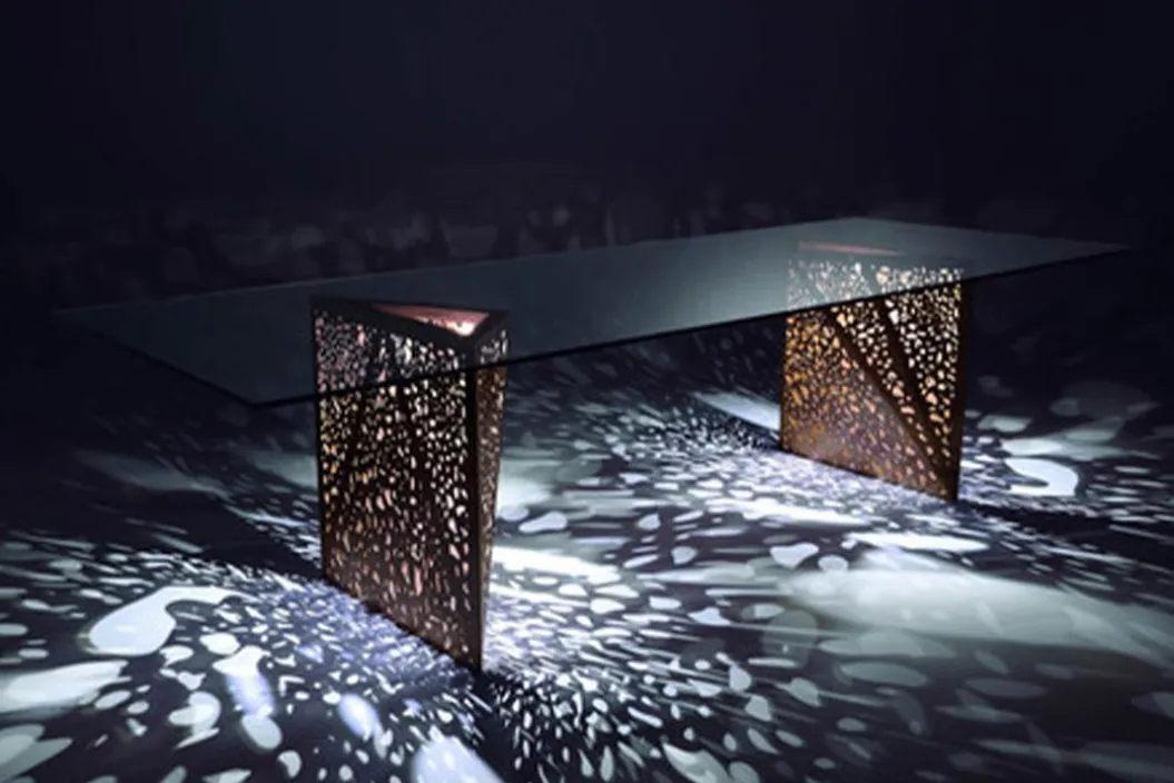 RIDDLED TABLE Esstisch