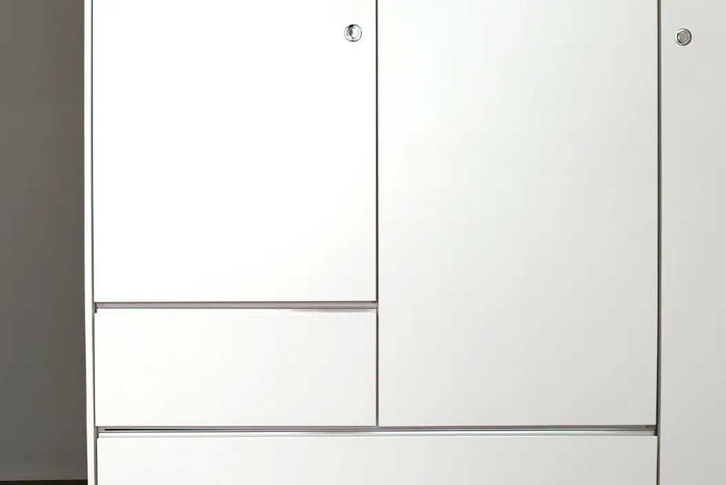 STEP 5-TÜRER Kleiderschrank