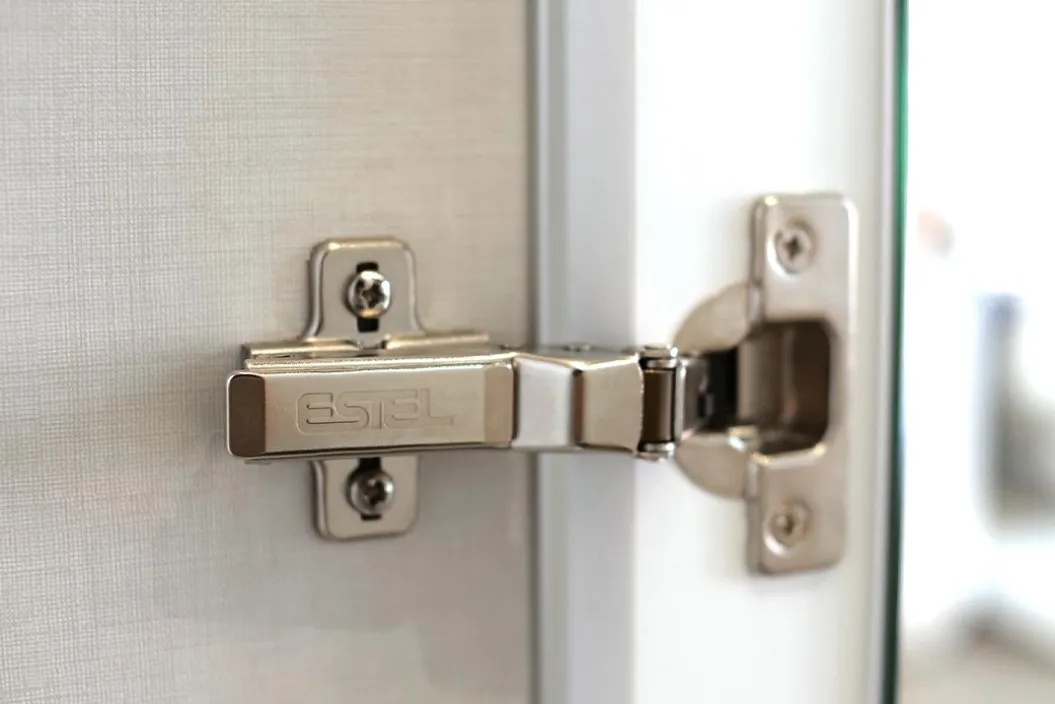 STEP 5-TÜRER Kleiderschrank