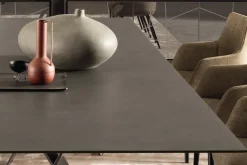 TAILOR Esstisch