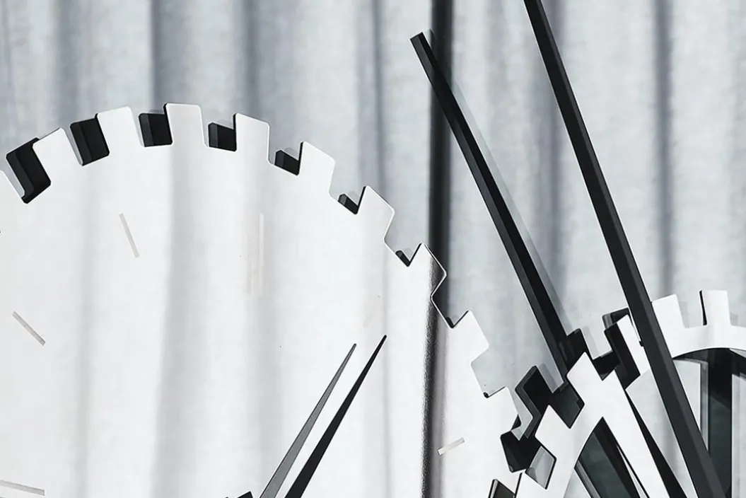 TIMES Spiegel mit Uhr